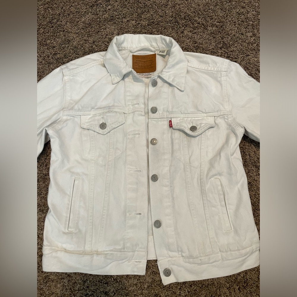 Women’s Levi jean jacket